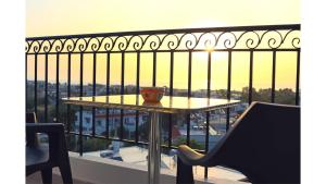 Ein Balkon oder eine Terrasse in der Unterkunft Planet View