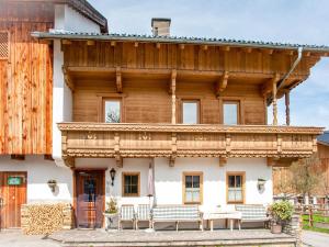 Balkon lub taras w obiekcie Lovely Apartment in Hainzenberg next to Forest