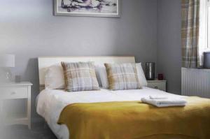 Fotografie z fotogalerie ubytování 5 Bed House - Sleeps 10 - Garden - Parking - Wifi v destinaci Aylesford