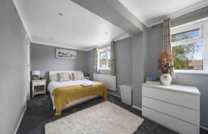 Fotografie z fotogalerie ubytování 5 Bed House - Sleeps 10 - Garden - Parking - Wifi v destinaci Aylesford + 5 fotografií