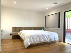 Postel nebo postele na pokoji v ubytování AC 2 Cozy Evergreen Home + 11 fotografií