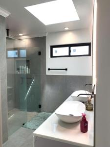 Koupelna v ubytování AC 2 Cozy Evergreen Home