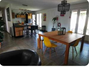 Kuchyň nebo kuchyňský kout v ubytování Chambre chez l'habitant