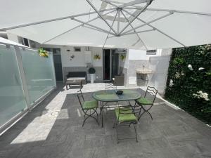 Patio alebo iná vonkajšia časť ubytovania Due Cuori Suite