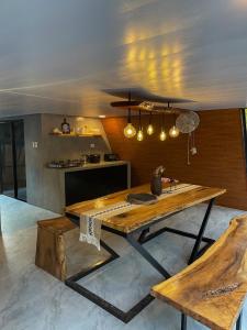 Кухня или мини-кухня в Private Villa in Patar Bolinao
