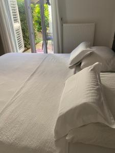 Postel nebo postele na pokoji v ubytování Zimmer Room Trogir Kastela Split