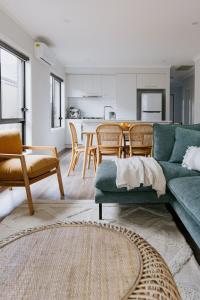 Χώρος καθιστικού στο 3 Bed, 2 Bath Home in Sale