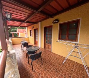 Balkón nebo terasa v ubytování Le Tropical Chez Jeannette