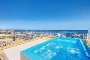 Bazén v ubytování Xilhotel by Perle di Puglia nebo v jeho okolí