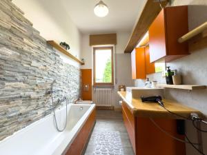 Koupelna v ubytování Parcheggio Privato - 5 minuti dal Lago di Varese
