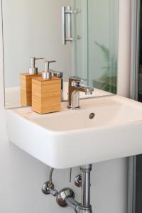 Ένα μπάνιο στο VLA - Urban Style +24 φωτογραφίες