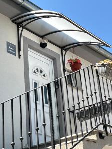 Foto dalla galleria di Apartmani Foresta a Kras