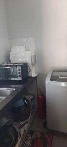 Kuchyň nebo kuchyňský kout v ubytování HOMESTAY MAK KEMAS KUALA TERENGGANU