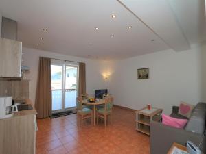 Kuchyňa alebo kuchynka v ubytovaní Apartment in Bichlbach at the lake