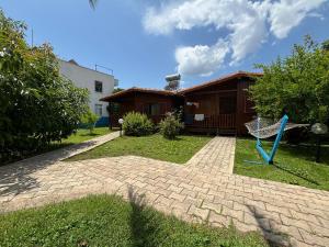 Κήπος έξω από το Yildiz Pension Bungalows