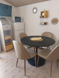 Kuchyňa alebo kuchynka v ubytovaní Apartment Tonči