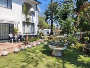 Galeriebild der Unterkunft C'est La Vie Boutique Hotel in Witbank + 17 Fotos