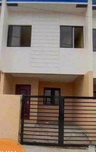 Μπαλκόνι ή βεράντα στο K&K transient sjdm bulacan 2 storey house +7 φωτογραφίες