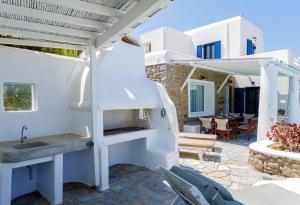 Gallery image of Villa Korfos Breeze in Agios Ioannis Mykonos