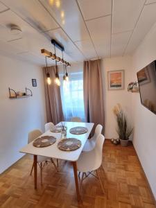 Μια τηλεόραση ή/και κέντρο ψυχαγωγίας στο Residence Apartments +8 φωτογραφίες