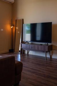 Rome Smart Studio - Wi-Fi and Calm TV 또는 엔터테인먼트 센터