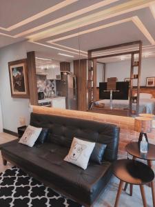 Flat in Mada with pool的休息区