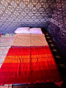 Postel nebo postele na pokoji v ubytování Merzouga Camping Trek