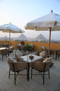 Foto de la galería de Vista pyramids and sphinx View inn en El Cairo