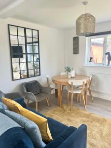 Χώρος καθιστικού στο Sleeps 5, tranquil retreat near Peterborough town