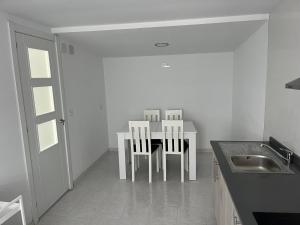 Η κουζίνα ή μικρή κουζίνα στο Casa da Morena +8 φωτογραφίες
