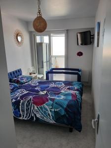 CHARMANT T2 Avec LOGGIA VUE MER 객실 침대