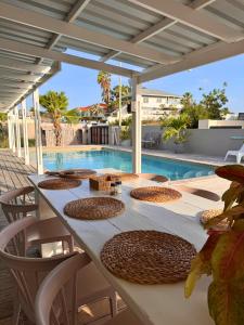Sundlaugin á Boutique Hotel & apartments JT Curaçao eða í nágrenninu