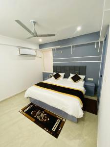 Postel nebo postele na pokoji v ubytování Orchha Stay Inn