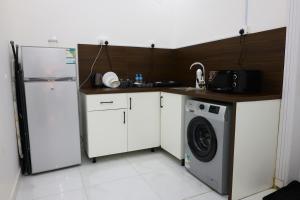 Afbeelding uit fotogalerij van A spacious apartment with a full kitchen in Al Madinah +36 foto's