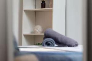 Katil atau katil-katil dalam bilik di 4BR House in Warrington with Garden