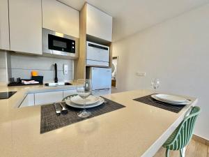 Kuchyň nebo kuchyňský kout v ubytování Sea&Pool Central Studio