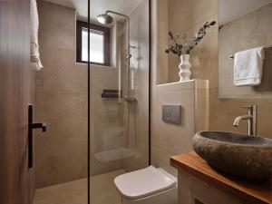 Phòng tắm tại ARETIA Luxury Villa +41 ảnh