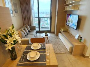 TV a/nebo společenská místnost v ubytování Unixx Sea view Holiday Hotel