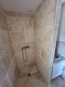 Koupelna v ubytování maisonette