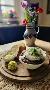 Φαγητό σε αυτός ο ξενώνας ή κάπου εκεί κοντά