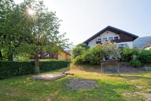 Haus unter Gerlitzen外面的花园