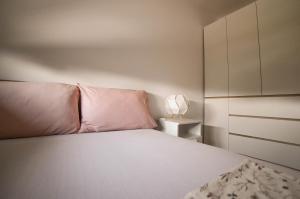 Ένα ή περισσότερα κρεβάτια σε δωμάτιο στο Apartmani S