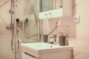 Ένα μπάνιο στο Apartmani S