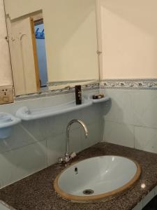 Koupelna v ubytování Black Stone Suites Skardu
