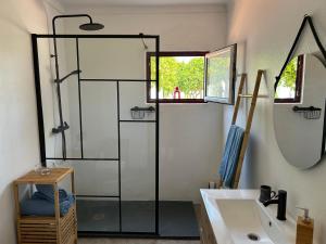 Et badeværelse på Villa Morena + 54 billeder