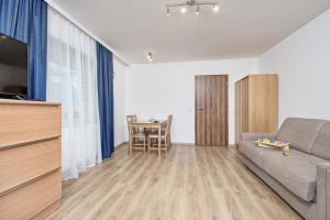 Haus unter Gerlitzen的电视和/或娱乐中心