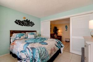 Ένα ή περισσότερα κρεβάτια σε δωμάτιο στο Sunrise Seven Deluxe Oceanfront Condo +25 φωτογραφίες