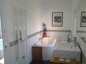 Ένα μπάνιο στο Maison 225 +29 φωτογραφίες