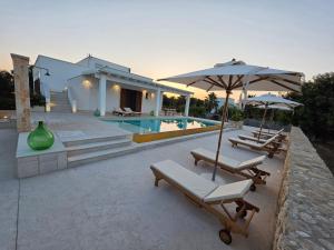 Bazén v ubytování Villa Denu Salento - Intera Dimora con Piscina ad uso esclusivo nebo v jeho okolí