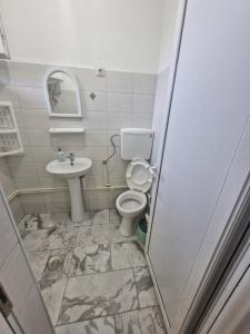 Afbeelding uit fotogalerij van Apartments and Studios J&T UPCHEVI in Star Dojran